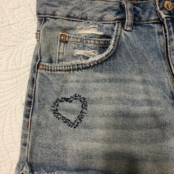 Shorts - Picture 2 of 3